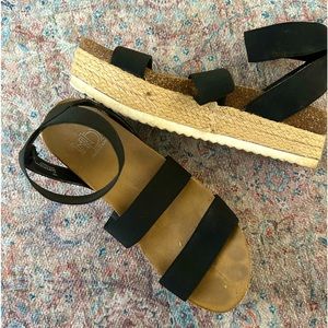 Strap platform sandals